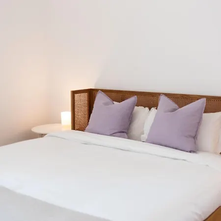 Amaro I - Boutique 2 Bed In Alcantara