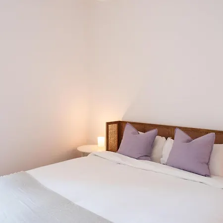 Amaro I - Boutique 2 Bed In Alcantara